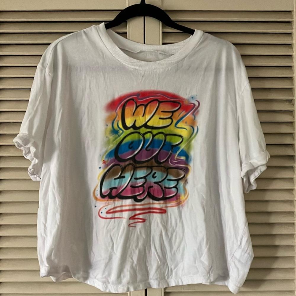 Torrid Size 1 (14-16) Relaxed Fit Shirt Sleeve T-shirt WE OUT HERE